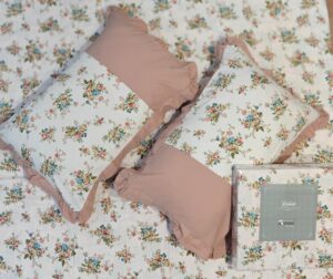 pinkish bed sheet Bed sheet with pillow cover